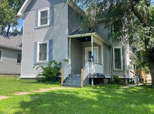 814 13th Ave S, Clinton, IA 52732