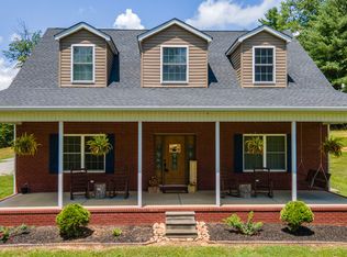 163 Sourwood Lake Rd, Tellico Plains, TN 37385