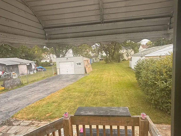 12504 Sprecher Ave — Photo 10