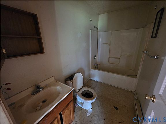 5th image of 646 Valley Dr