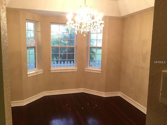 3rd image of 3946 Kaiser Ave
