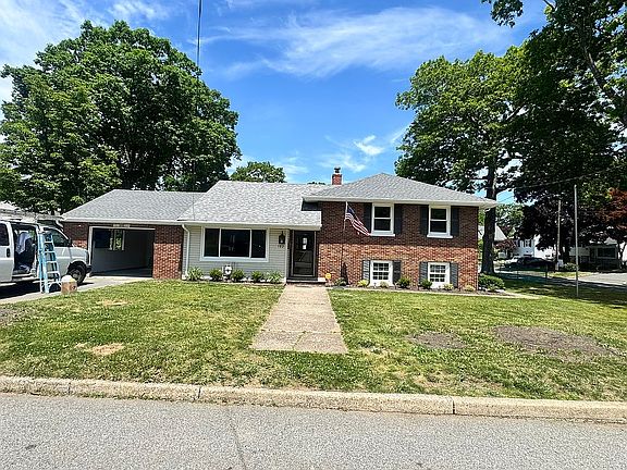 2nd image of 102 Wiltop Rd
