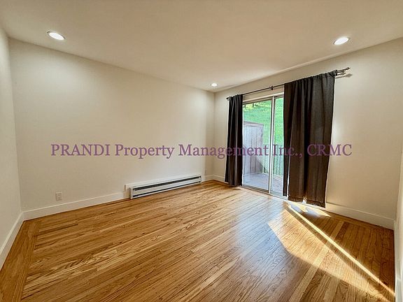 5th image of 839 Reichert Ave #3