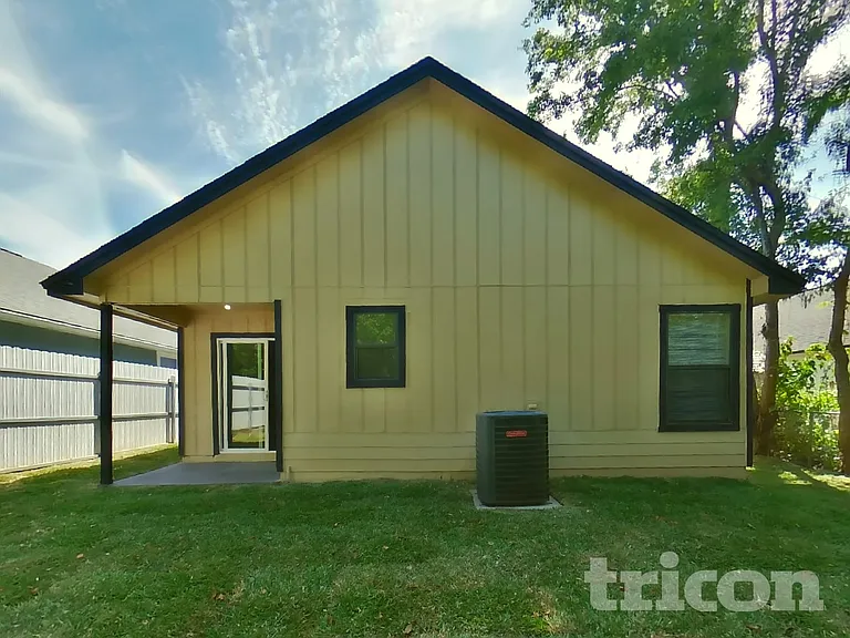 1313 Independence Dr — Photo 15
