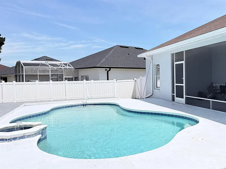 906 Berwick Dr — Photo 20