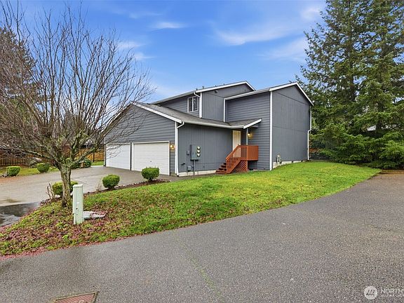 2nd image of 16216 and 16218 72nd Avenue Ct E