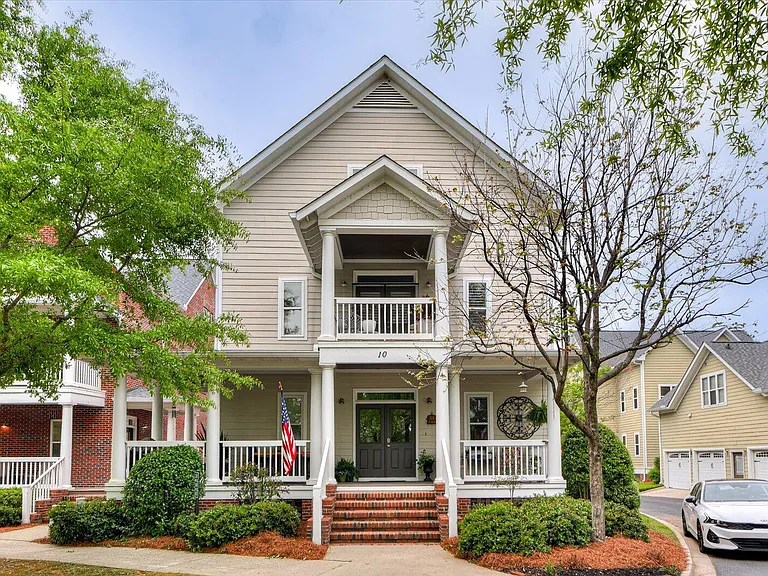 351 Landing Dr — Photo 3