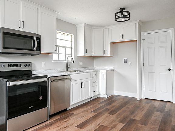 5th image of 2089 Charlotte Dr NE