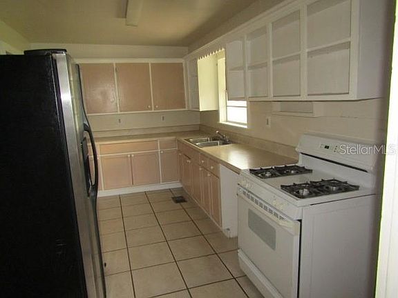 3rd image of 522 Kentucky Ave