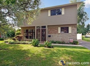 7339 Davis St, Morton Grove, IL