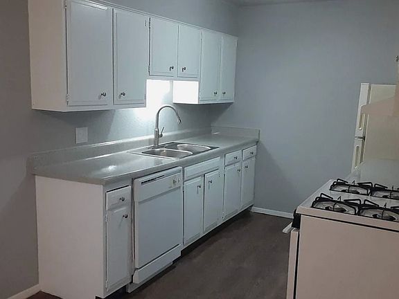 5th image of 919 S Mission St #20952a3fe
