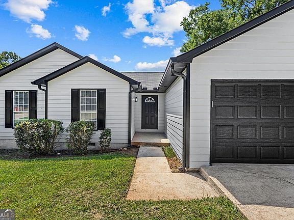 3rd image of 3679 Ashbill Ct