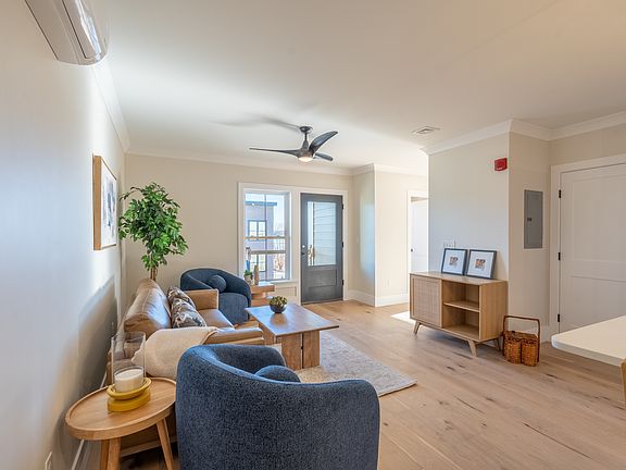2nd image of 815 Lafayette Rd #104
