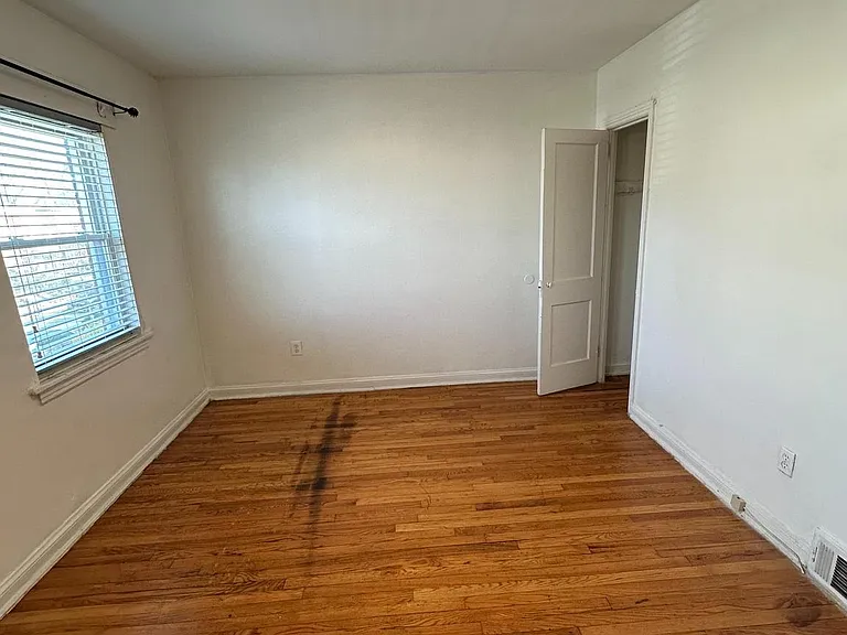 3337 Clay St NE — Photo 8
