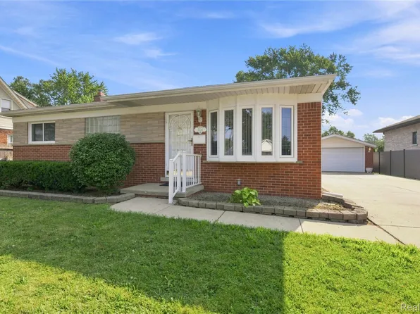 7024 N Evangeline St, Dearborn Heights, MI 48127
