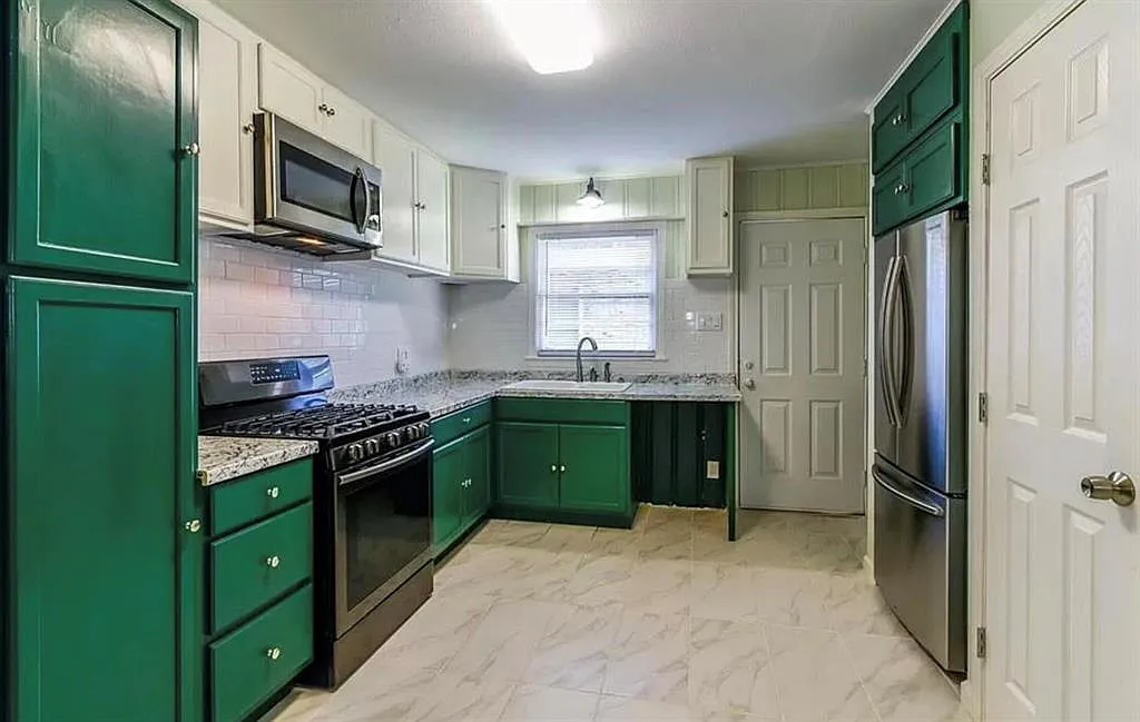 3 bed, 1188 sqft, $1,500 — Photo 3