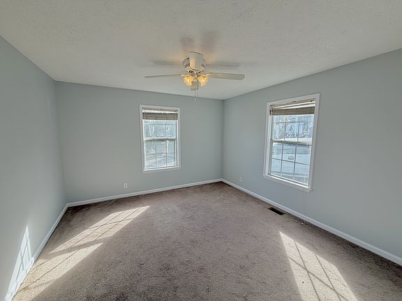 5th image of 1124 Bluewillow Ct