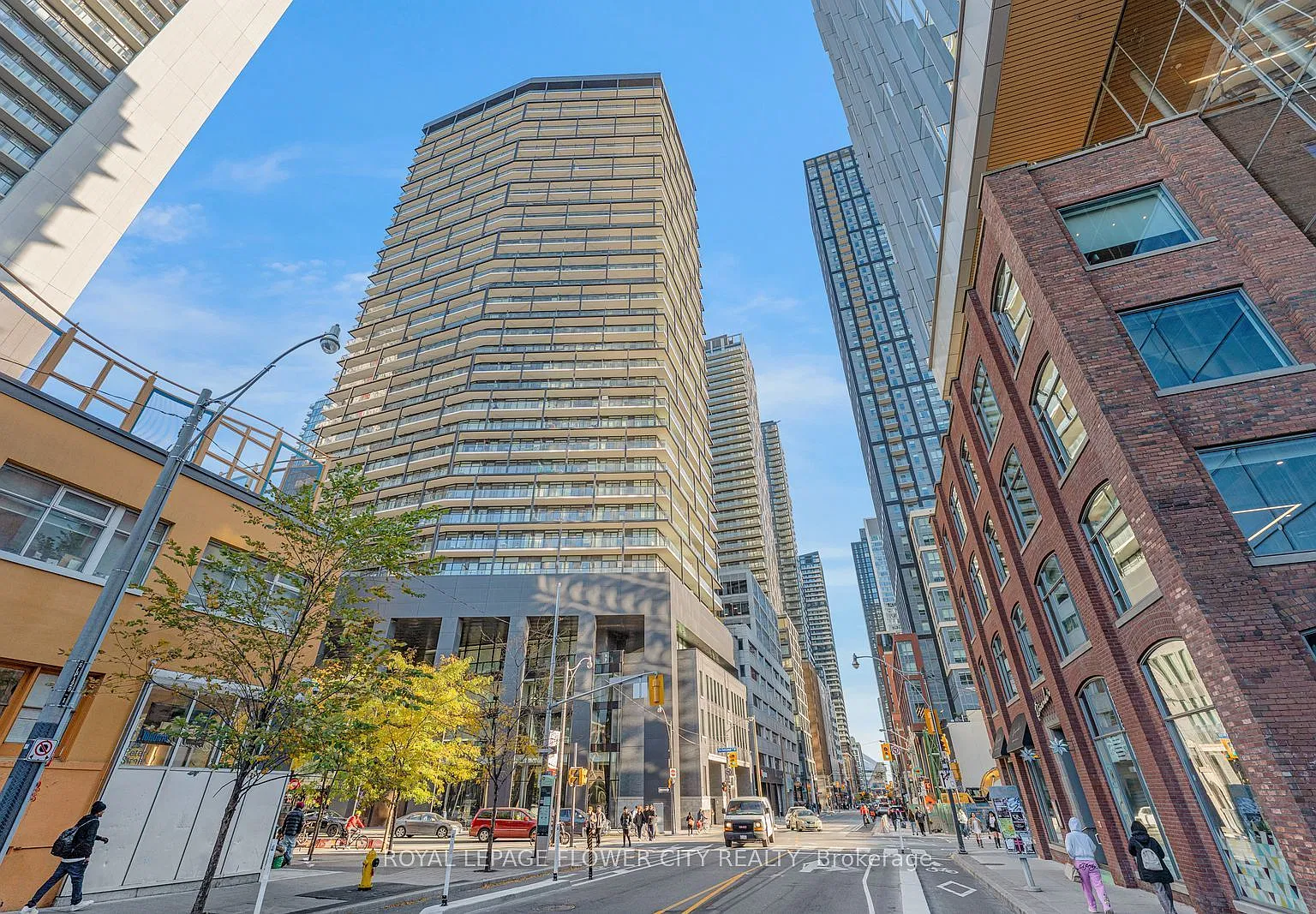 125 Peter St — Photo 2