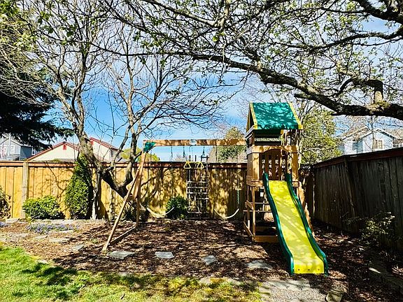 2nd image of 1575 Adelman Loop