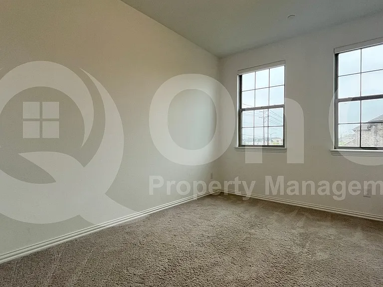 7529 Regal Ln — Photo 16
