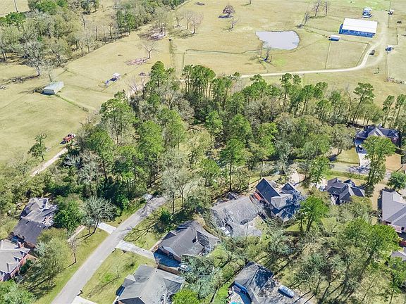 3rd image of 25 Holly Springs Dr