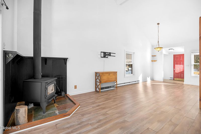 5th image of 130 Thimbleberry Road