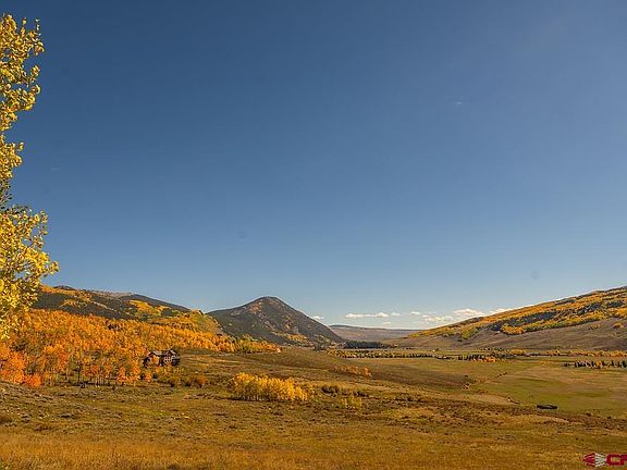 3rd image of 996 Lower Highlands Road