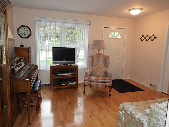 2nd image of 1920 Eastwood Way