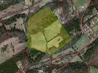 467 Nursery Rd, Dandridge, TN 37725