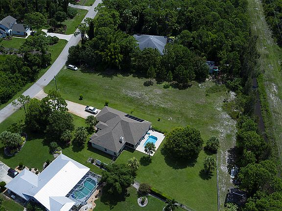 3rd image of 4403 Redwood Drive