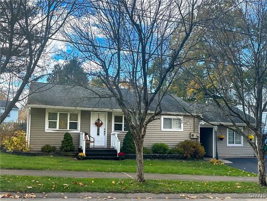 8 Medford Pl, New Hartford, NY 13413