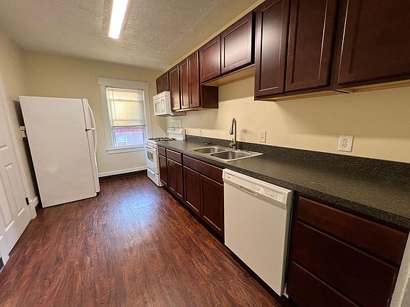 2nd image of 333 E Broadway Ave