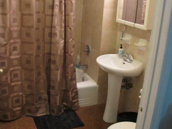 2nd image of 608 E 11th St #2B1