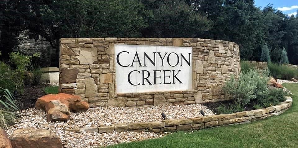 1st image of 2623 Hillcrest Dr
