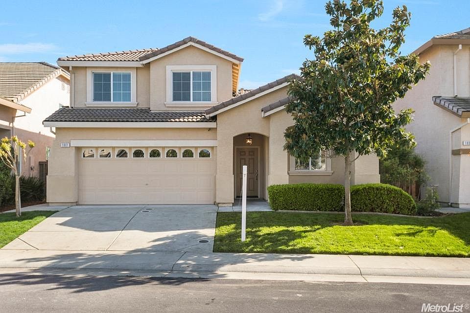 2nd image of 1801 Sevilla Dr
