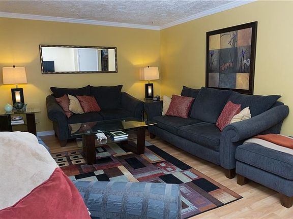 5th image of 107 Cottage Grove Dr