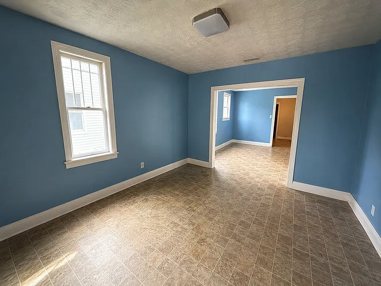 2472 Wylene St — Photo 3