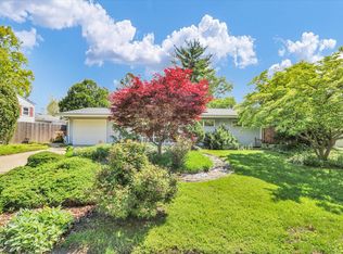 1302 Briarwood Dr, Champaign, IL 61821