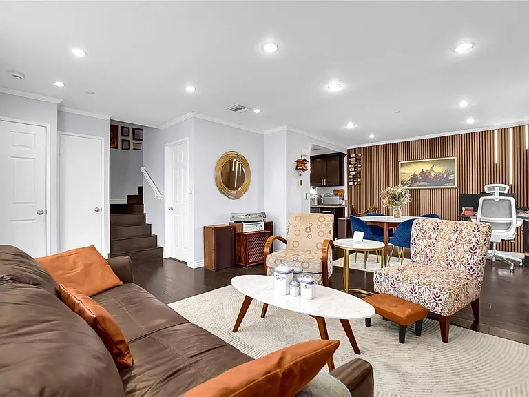 1304 S Mayflower Ave #A — Photo 4