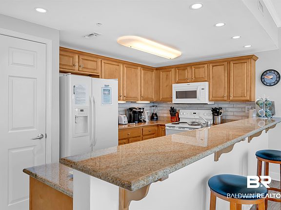 4th image of 1524 W Beach Blvd APT 706