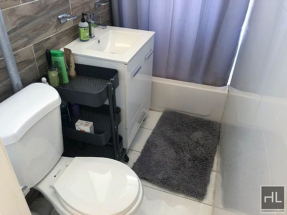 3rd image of 299 Stanhope St APT 2L