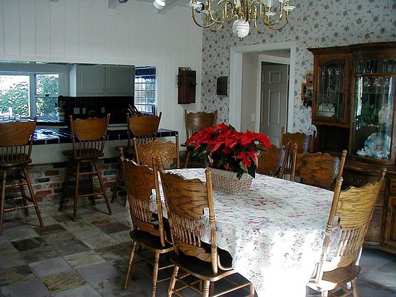 Large country Kitchen