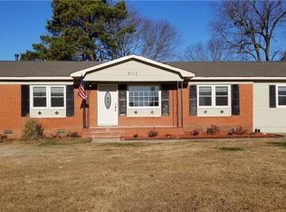 801 Bronco Ln, Fayetteville, NC 28303