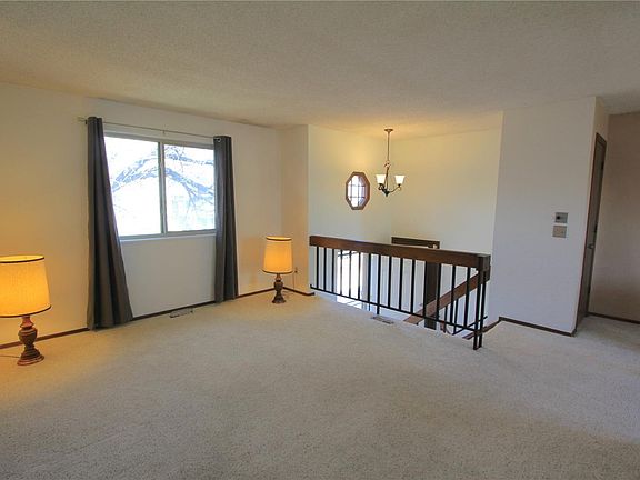 4th image of 10722 Birch Ct