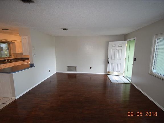 4th image of 1541 Drew St