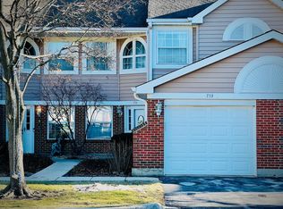 753 W Happfield Dr, Arlington Heights, IL 60004