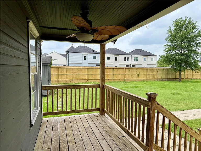 2519 Paul Quinn St — Photo 15