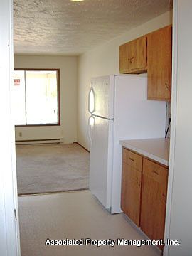 2nd image of 182 NE Jackson St APT 4