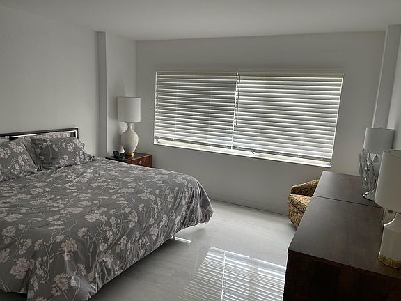 5th image of 340 Sunset Dr APT 411
