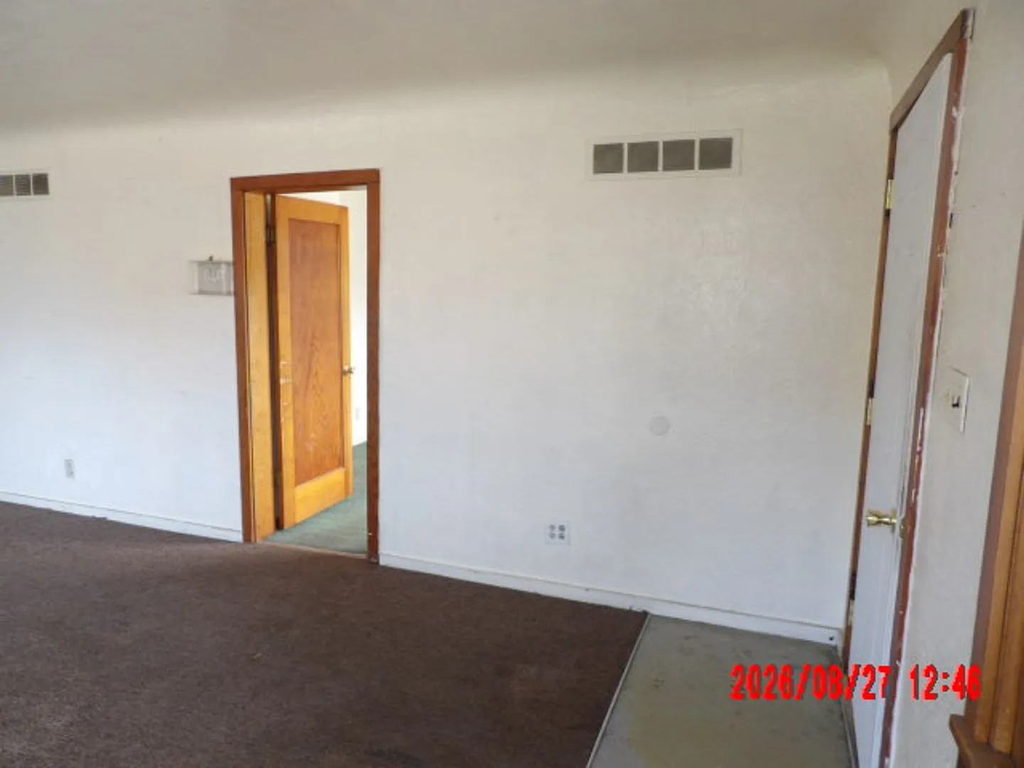 2 Bedroom 1 Bath Main Level Apartment- All Utilities Included — Photo 4